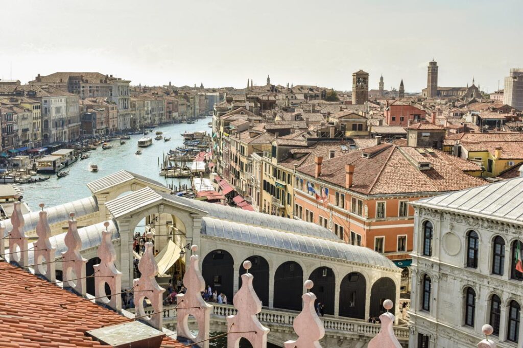 View over Rialto Bridge from Fondaco dei Tedeschi