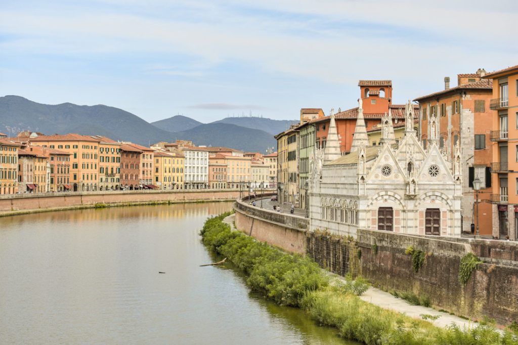 Chiesa di Santa Maria della Spina by the river