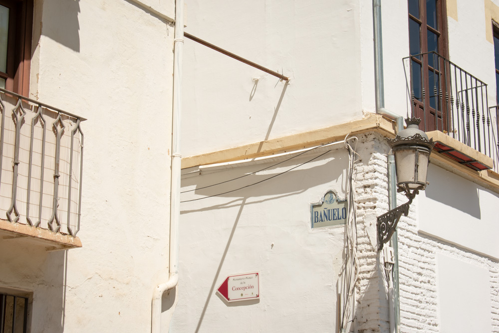 Calle Bañuelo in Granada, Spain